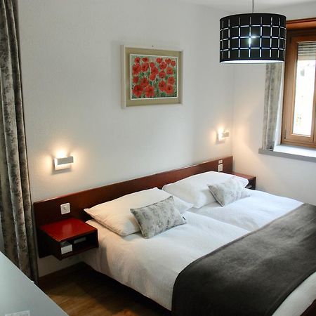 La Dent-Du-Midi Hotel & Restaurant 圣莫里斯 外观 照片