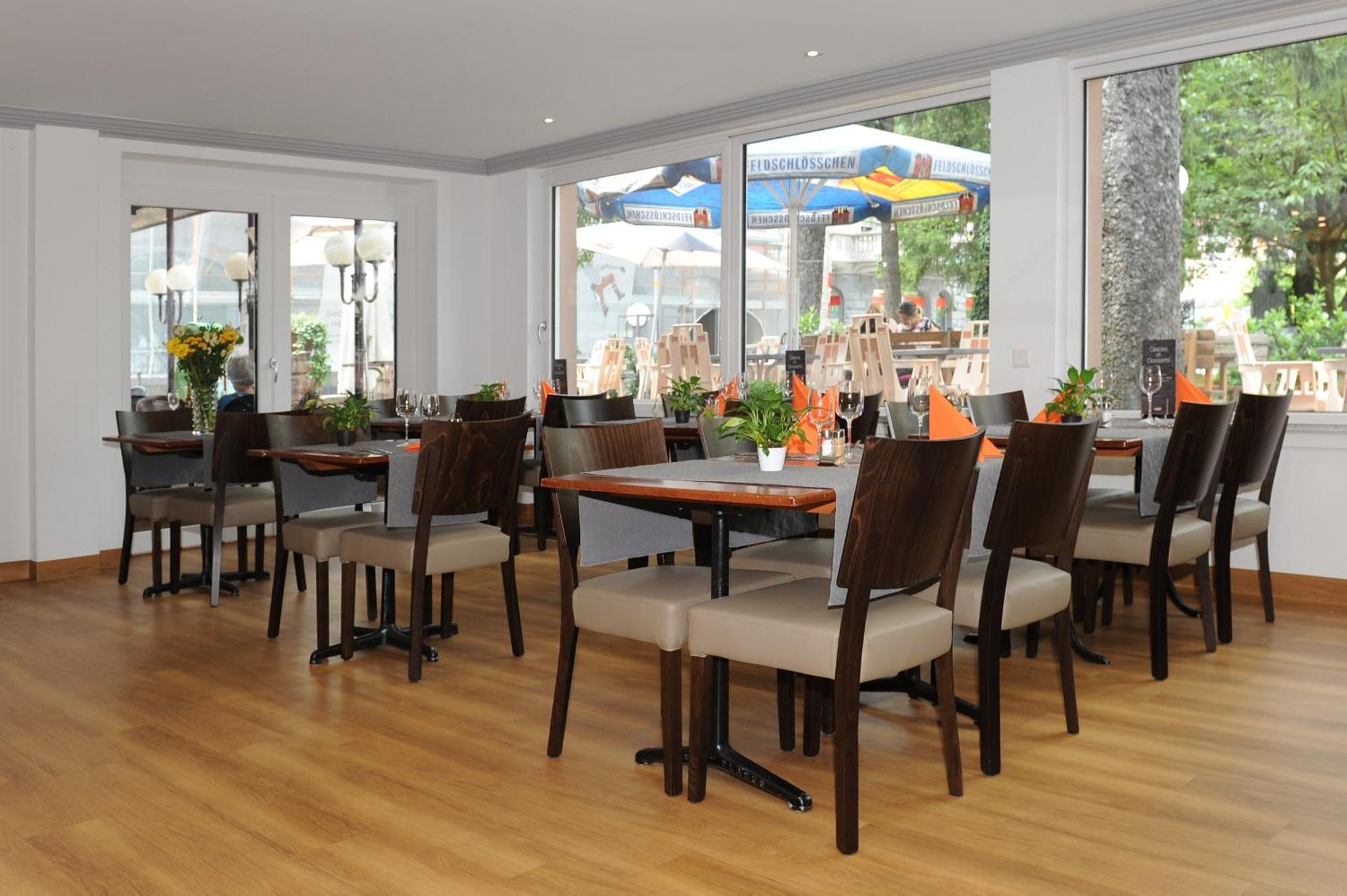 La Dent-Du-Midi Hotel & Restaurant 圣莫里斯 外观 照片